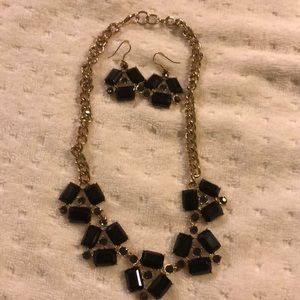 Black necklace perfect for any occasion 🖤 💛